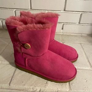 NEW Ugg Bailey Button Boot - HOT PINK - Size 5